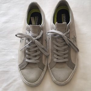 Converse One Star Pro Suede Ox in 2 tone grey.